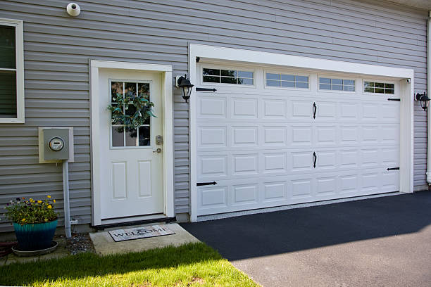 24/7 Emergency Garage Door Panel Replacement experts in Guilford County County, NC